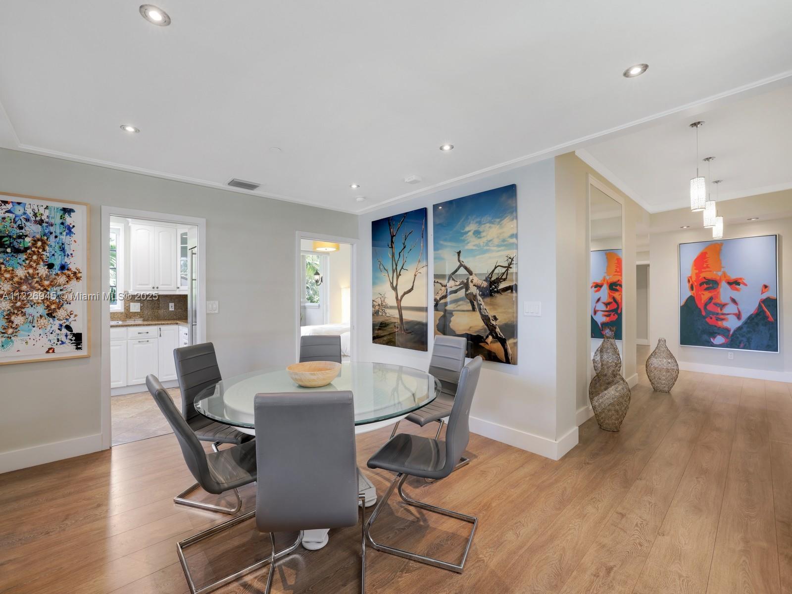 SEASIDE CONDO - Residential