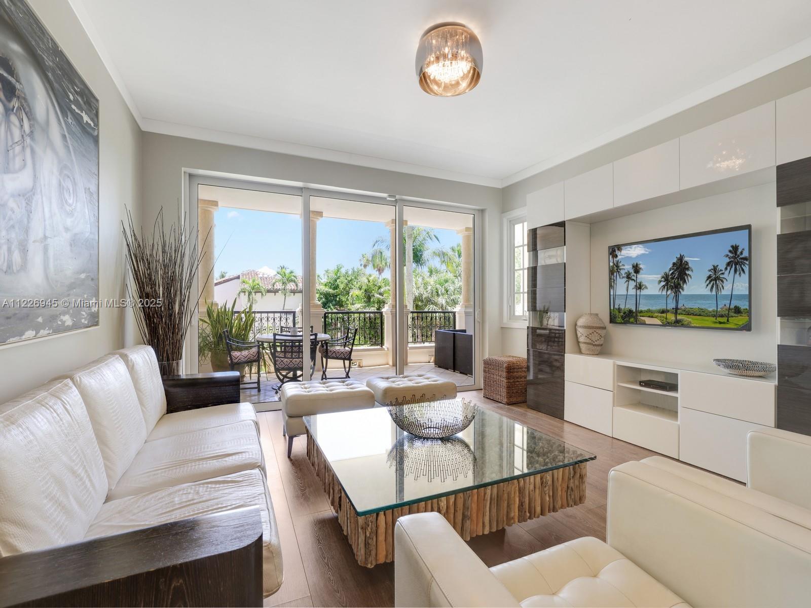 SEASIDE CONDO - Residential