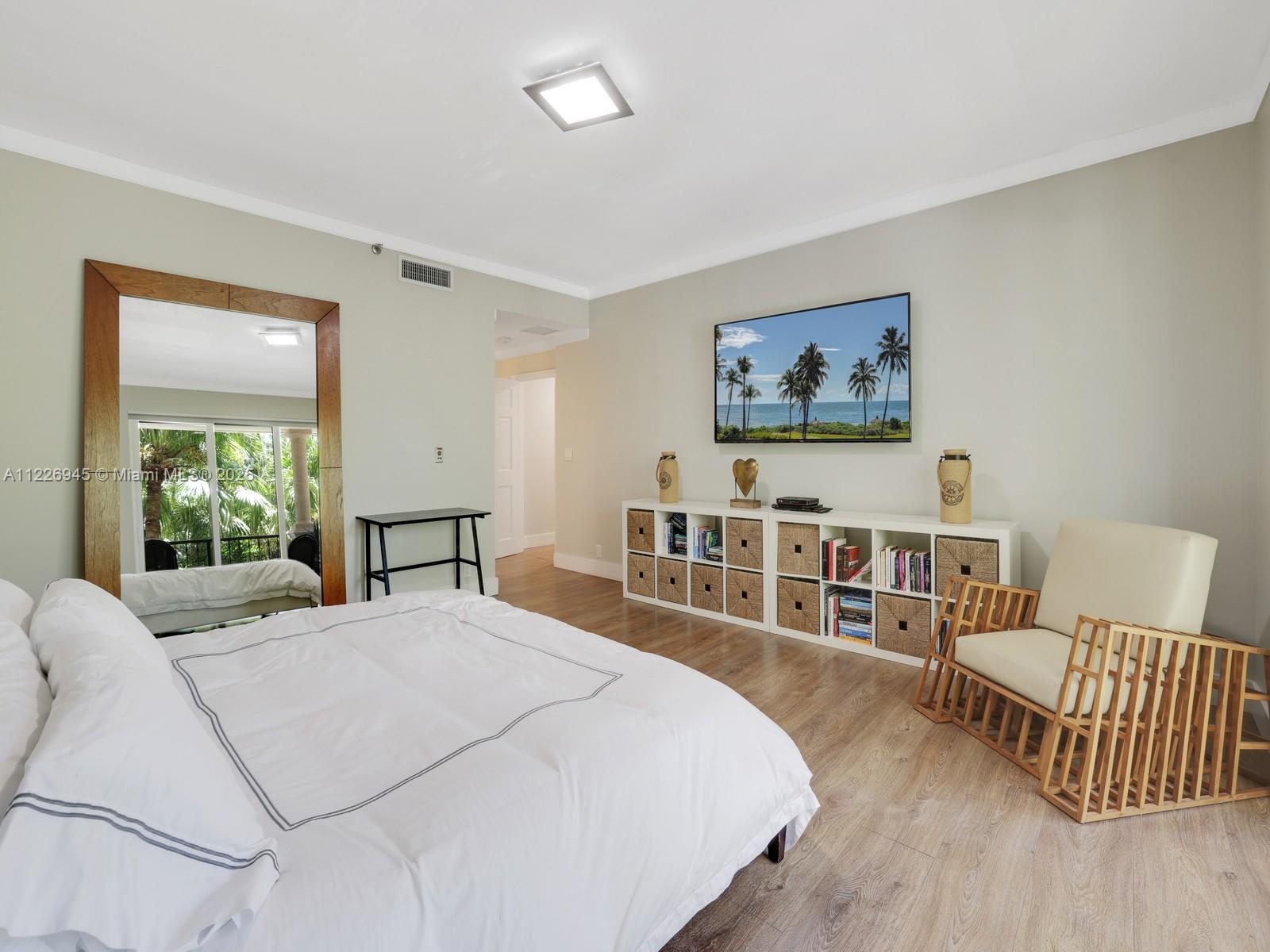 SEASIDE CONDO - Residential