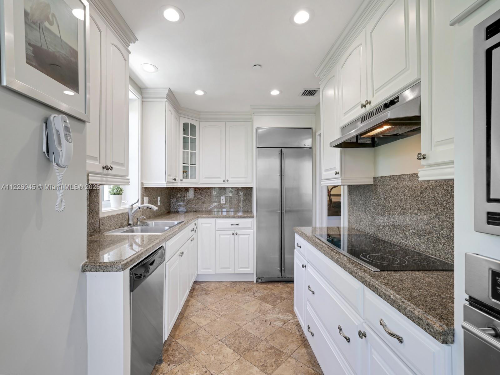 SEASIDE CONDO - Residential