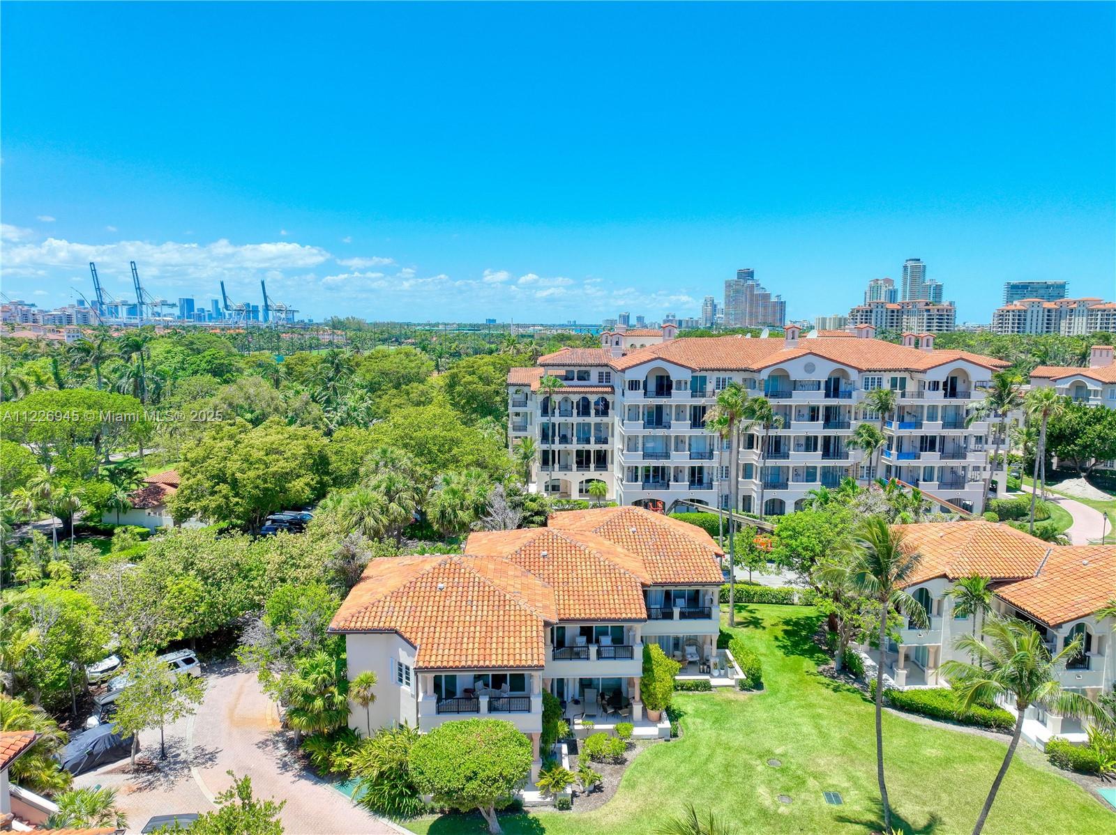 SEASIDE CONDO - Residential