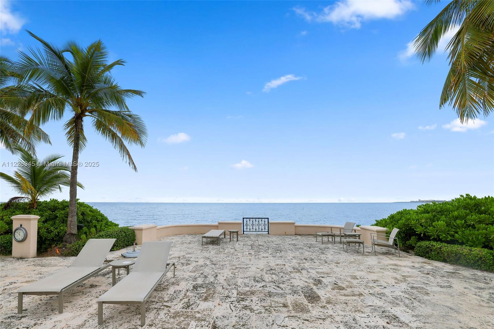 SEASIDE CONDO - Residential