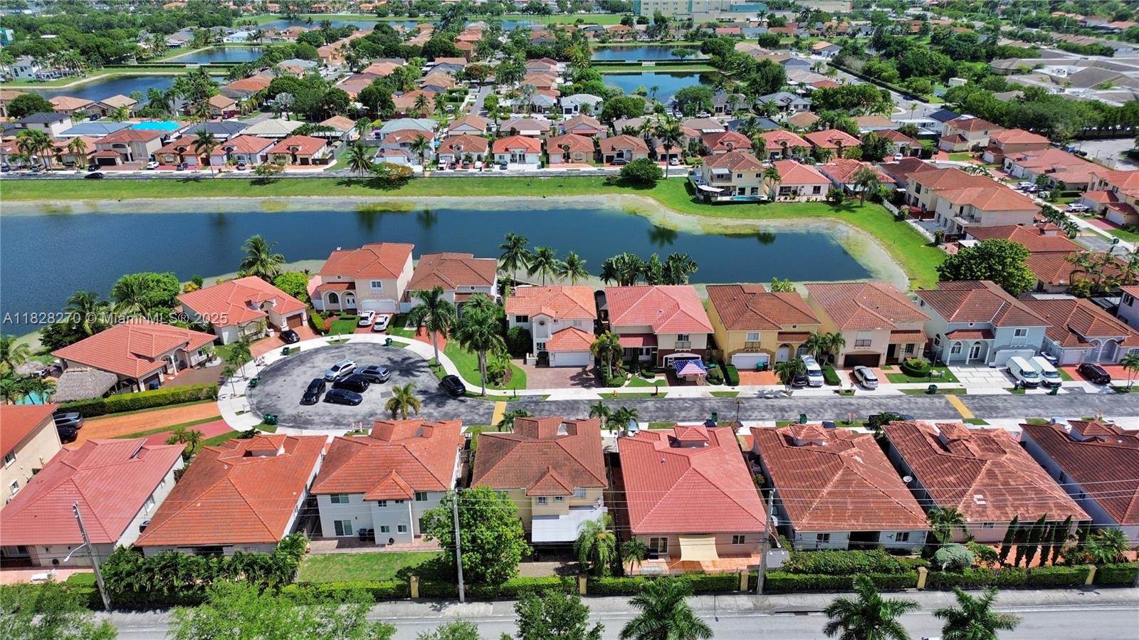 PELICANS POINT AT MILLER - Residential