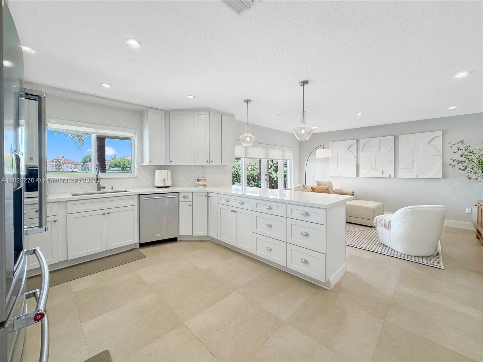 PELICANS POINT AT MILLER - Residential