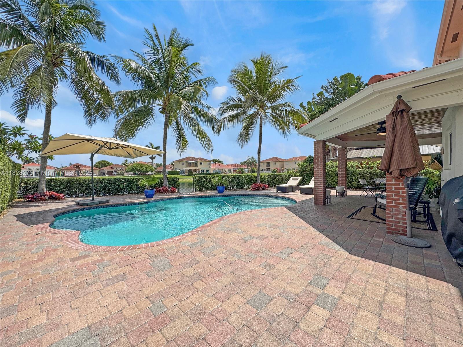 PELICANS POINT AT MILLER - Residential