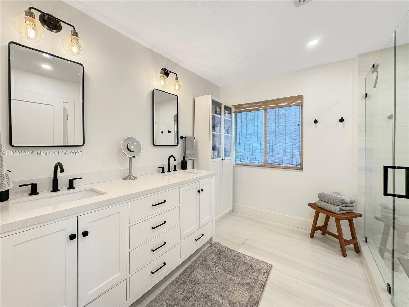 PELICANS POINT AT MILLER - Residential