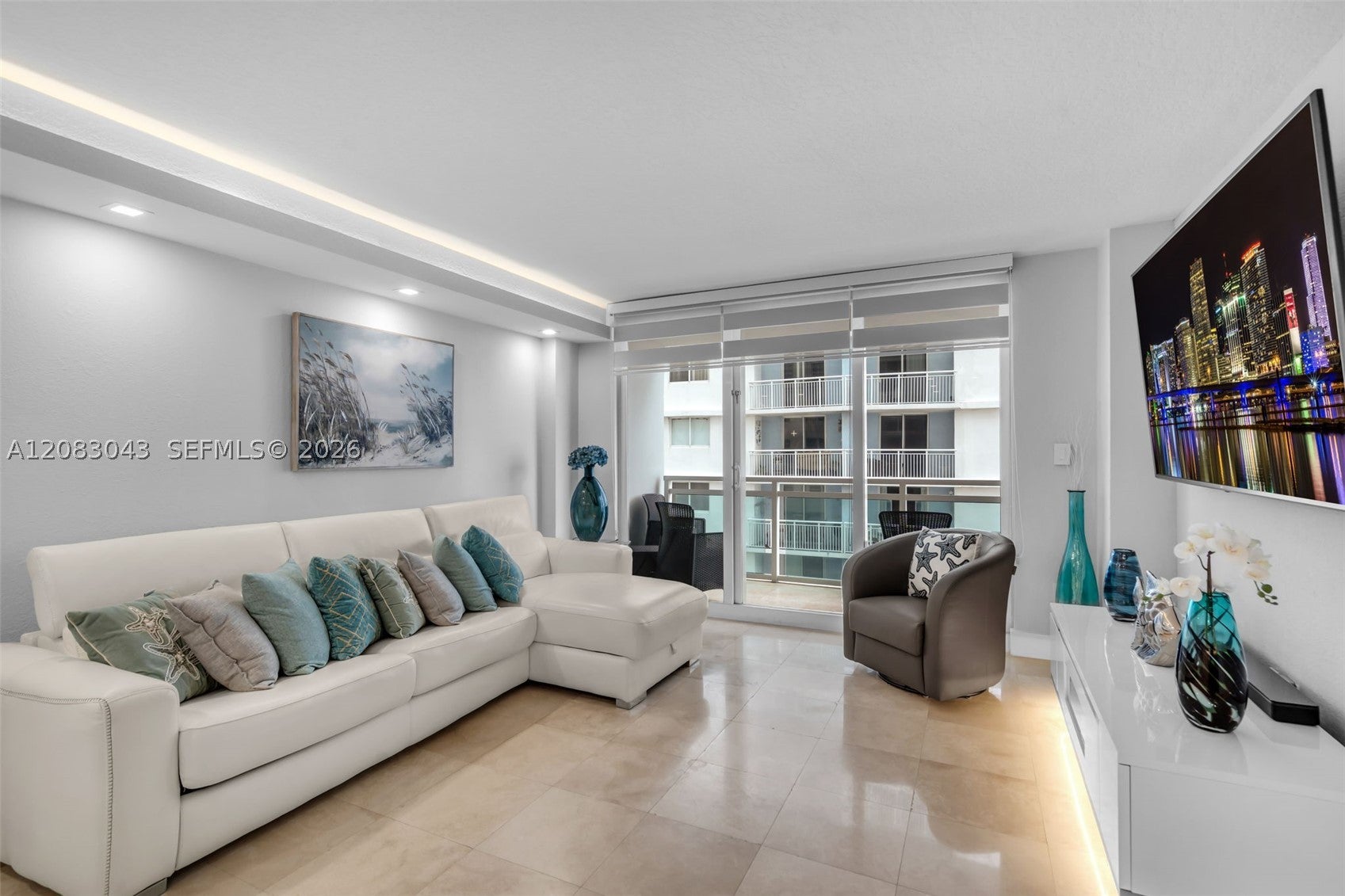 6917 Collins Ave 706