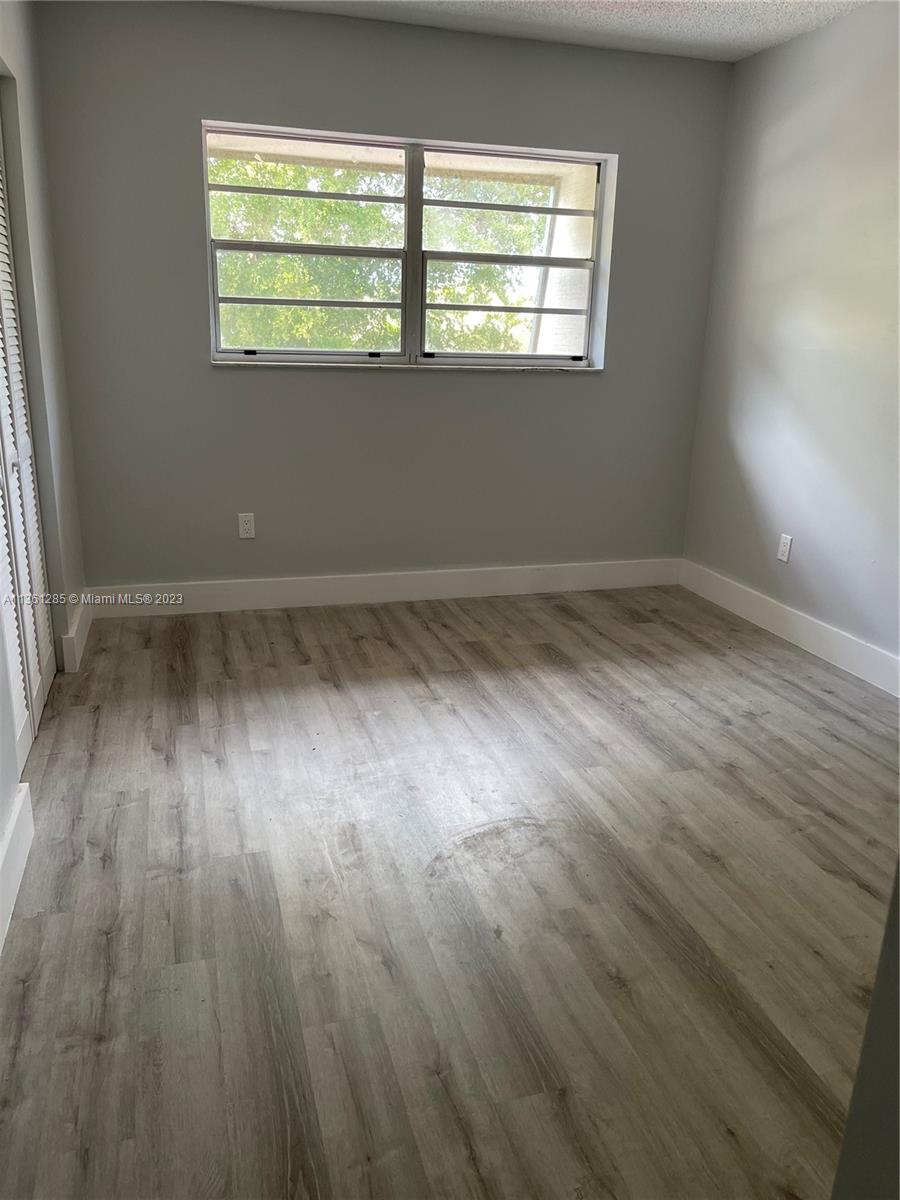 CORAL REEF TOWNHOUSES COND - Residential Lease