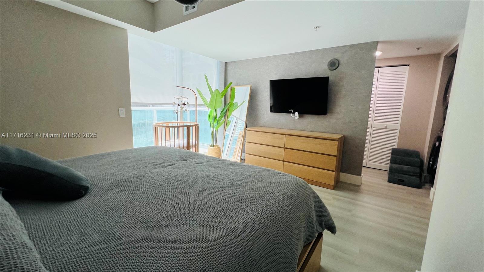 BRICKELL ON THE RIVER S T - Residential