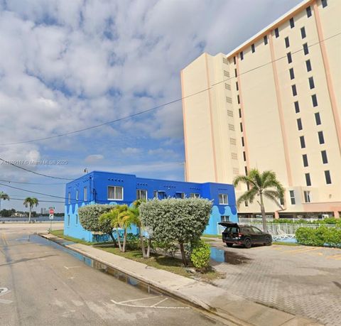 809 S Ocean Dr Hollywood FL 33019