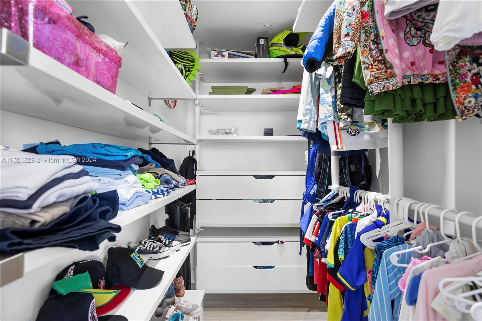 CLUB TOWER THREE CONDO - Residential