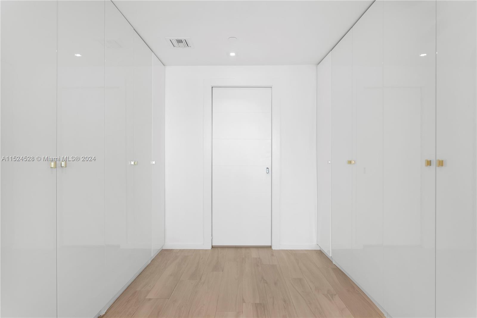 CLUB TOWER THREE CONDO - Residential