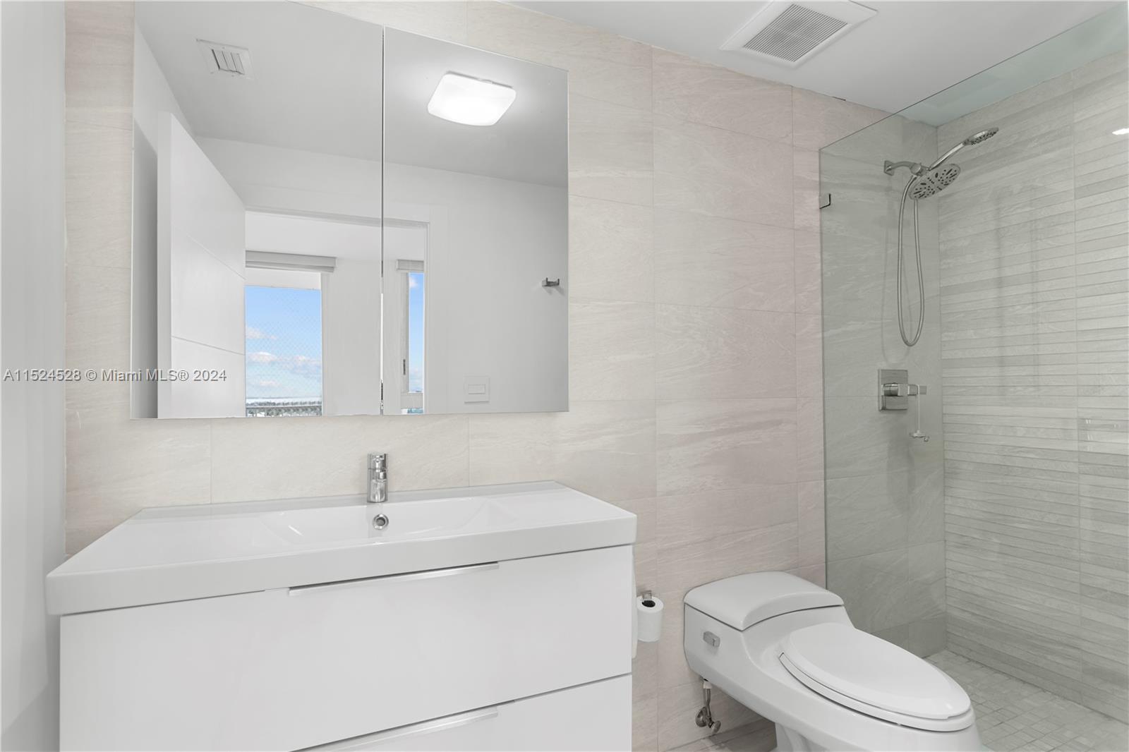 CLUB TOWER THREE CONDO - Residential