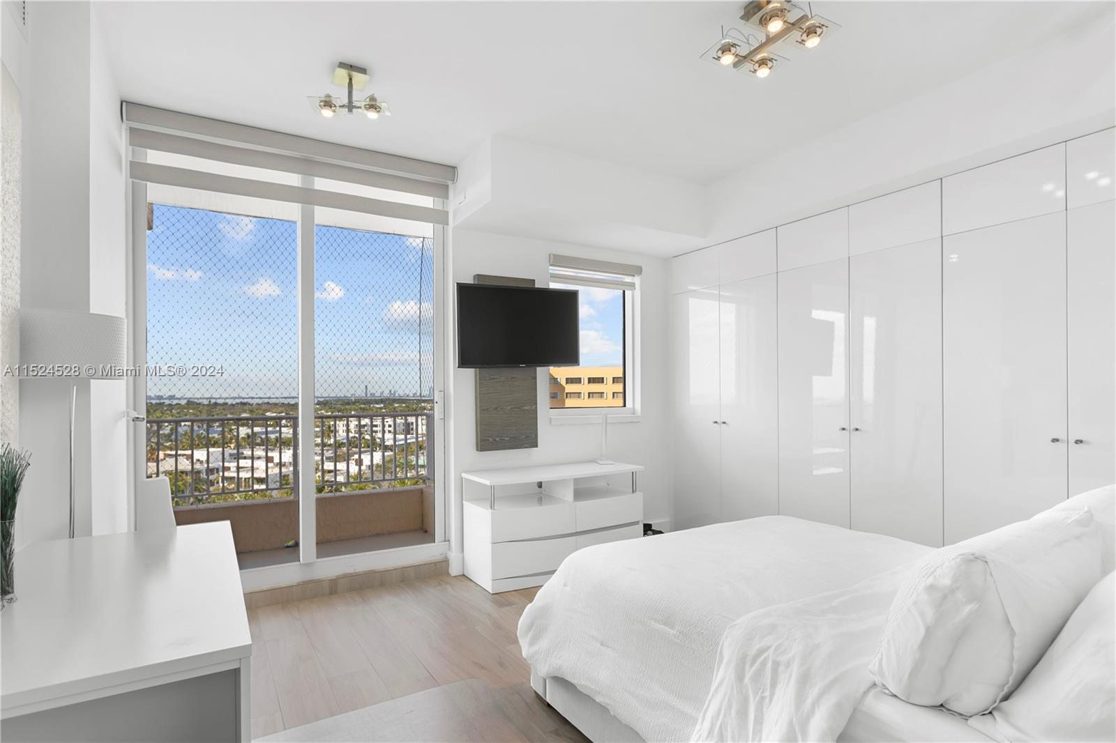 CLUB TOWER THREE CONDO - Residential