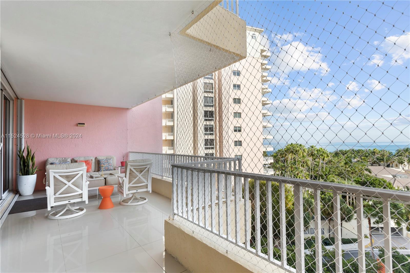 CLUB TOWER THREE CONDO - Residential