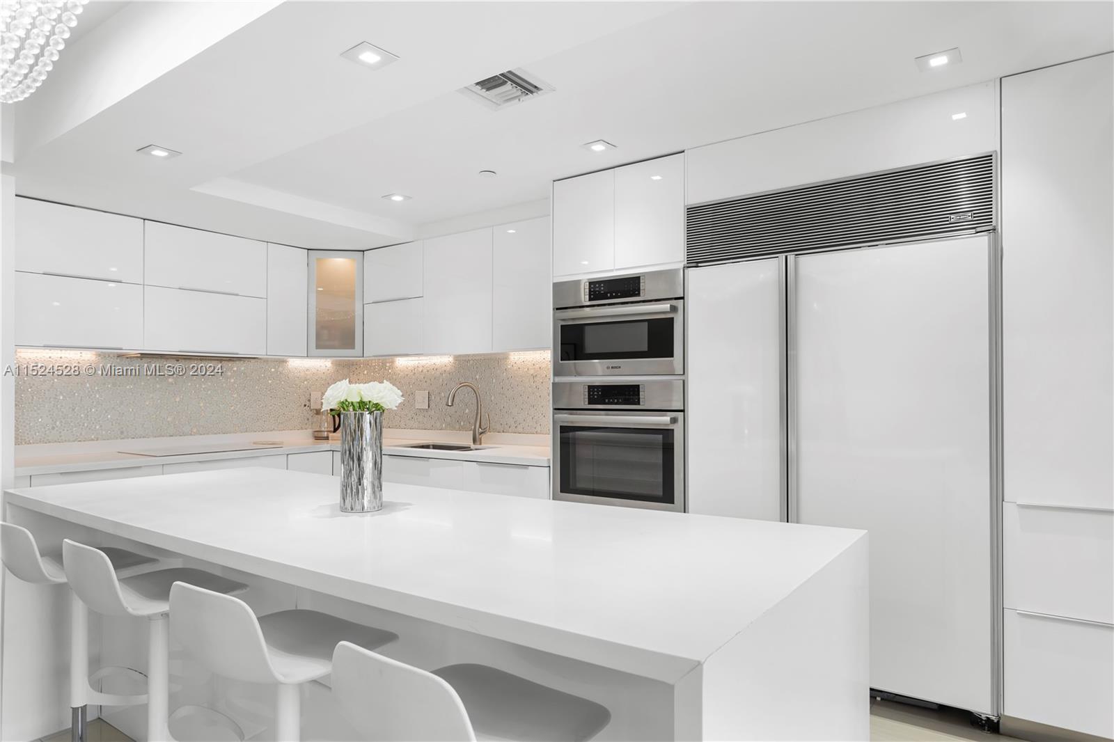 CLUB TOWER THREE CONDO - Residential