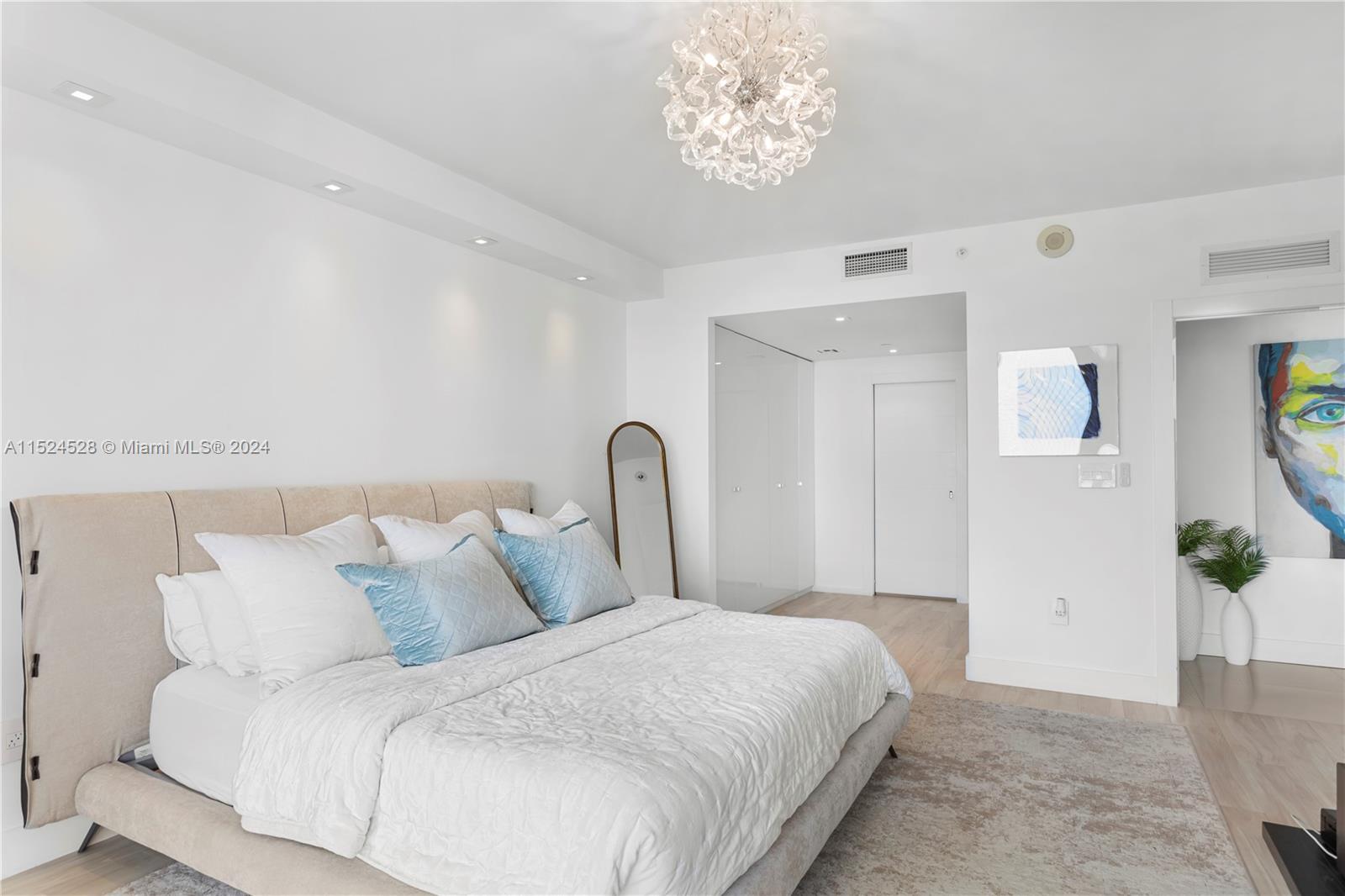 CLUB TOWER THREE CONDO - Residential