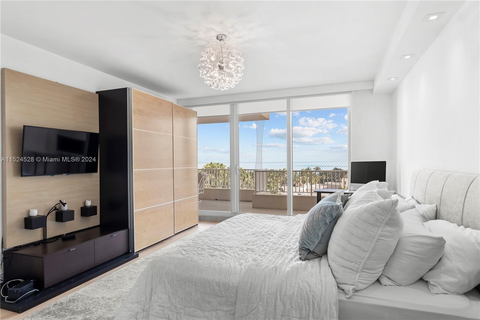 CLUB TOWER THREE CONDO - Residential