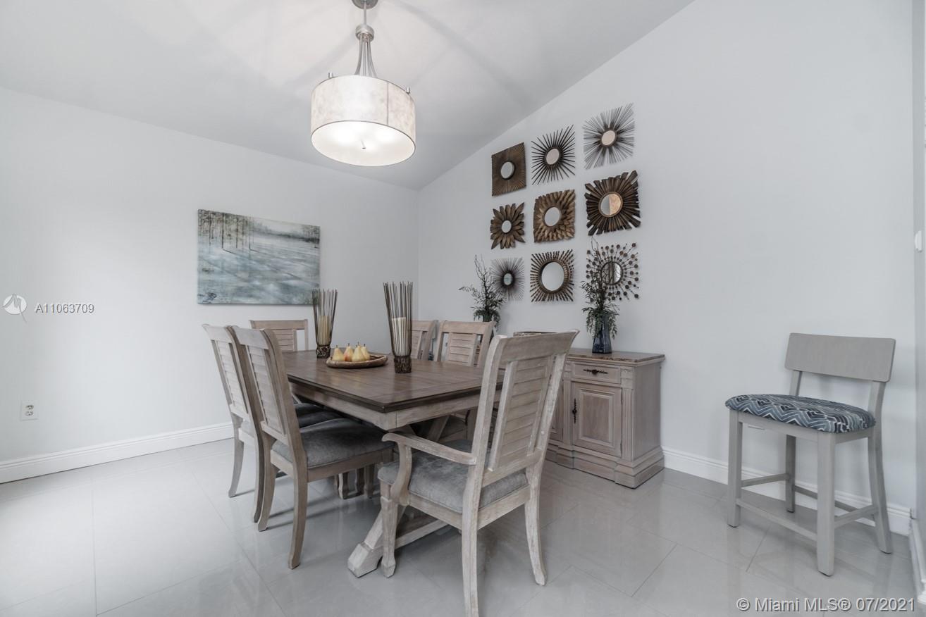 HEFTLER HOMES AT LAGO MAR - Residential