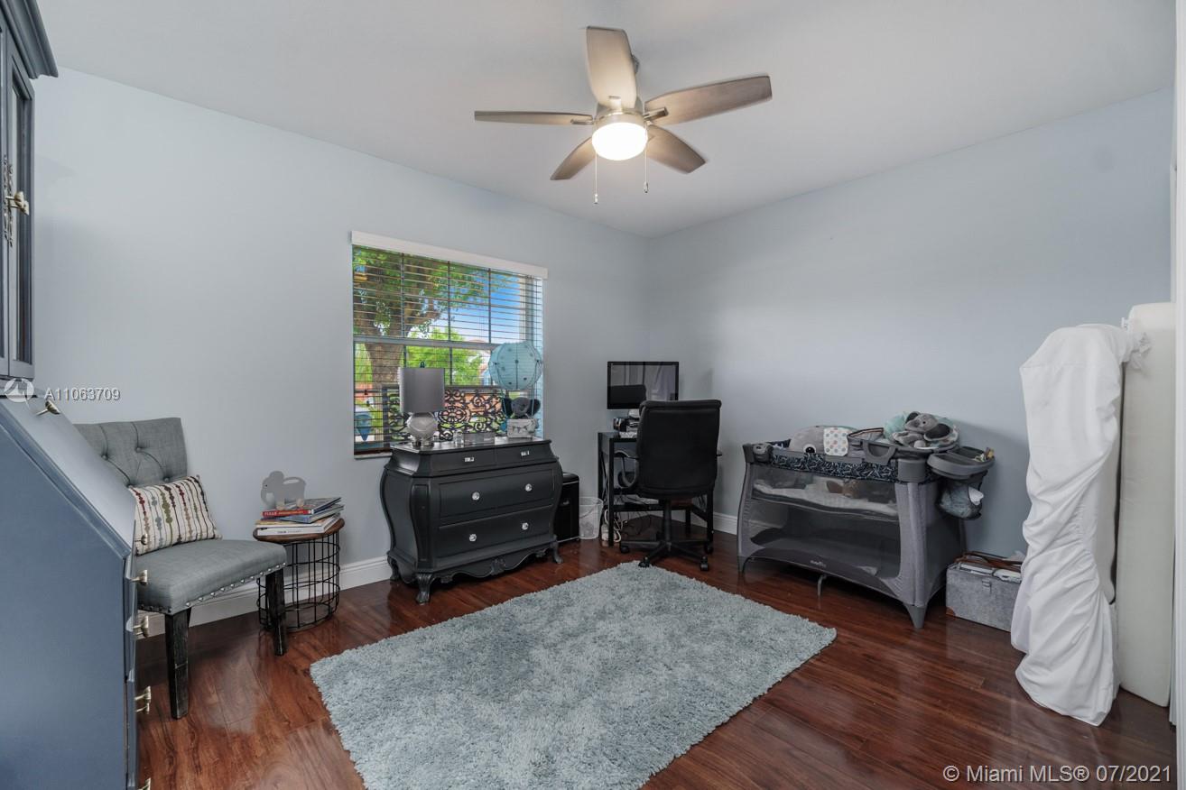 HEFTLER HOMES AT LAGO MAR - Residential