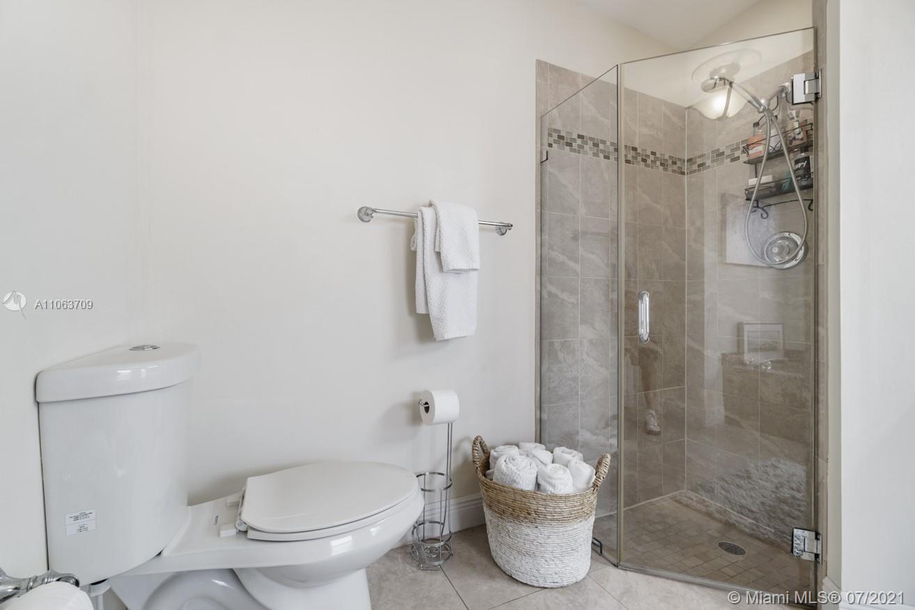 HEFTLER HOMES AT LAGO MAR - Residential