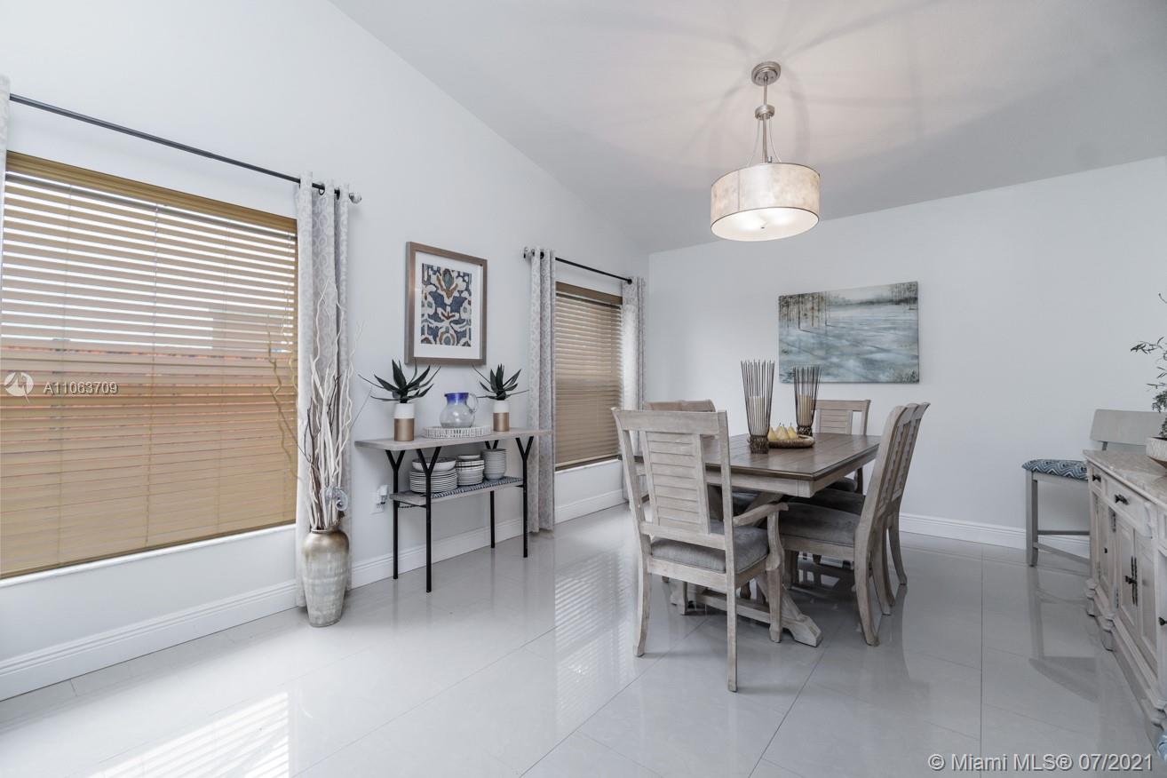 HEFTLER HOMES AT LAGO MAR - Residential