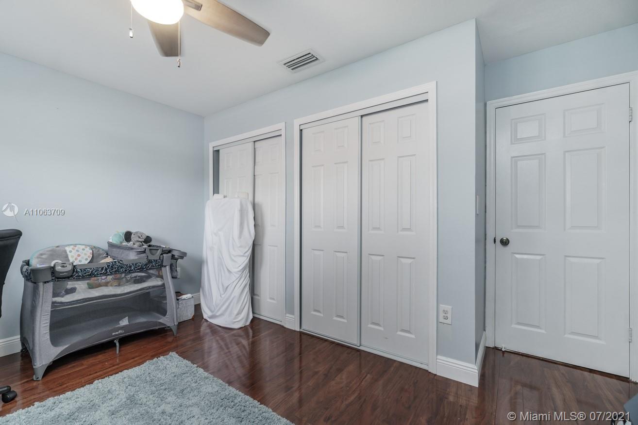 HEFTLER HOMES AT LAGO MAR - Residential