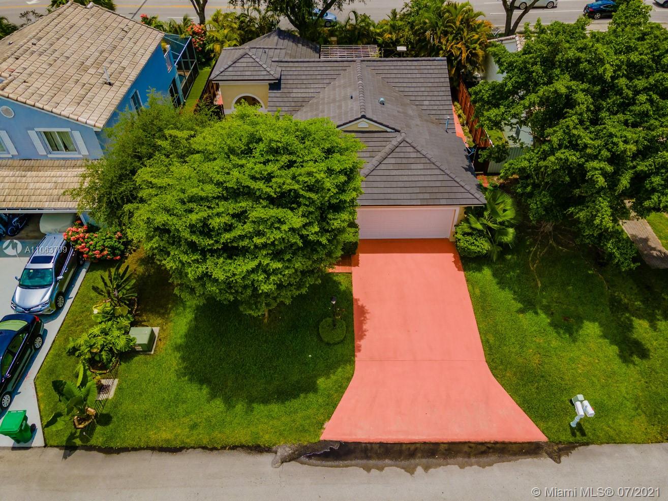 HEFTLER HOMES AT LAGO MAR - Residential