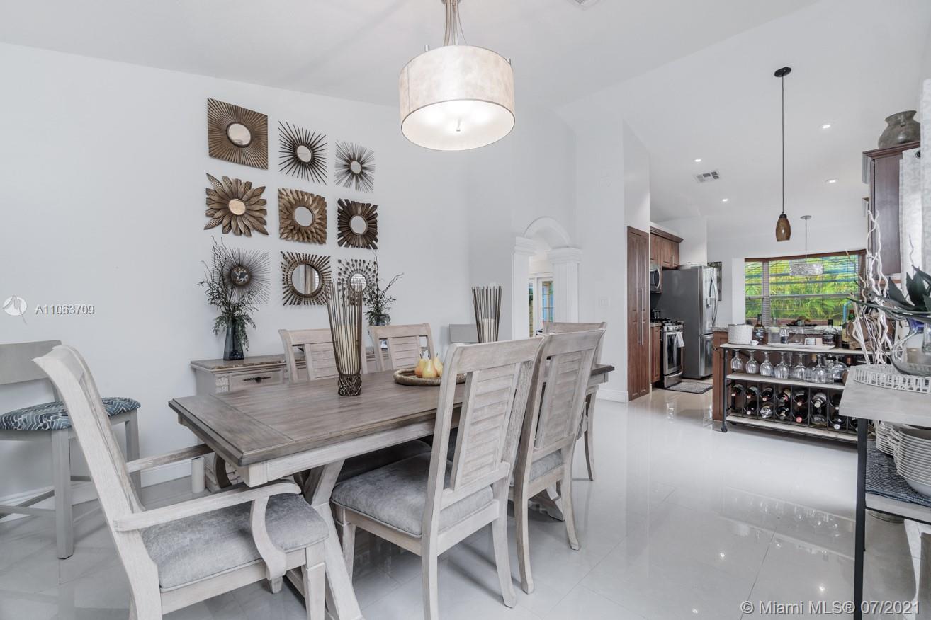 HEFTLER HOMES AT LAGO MAR - Residential