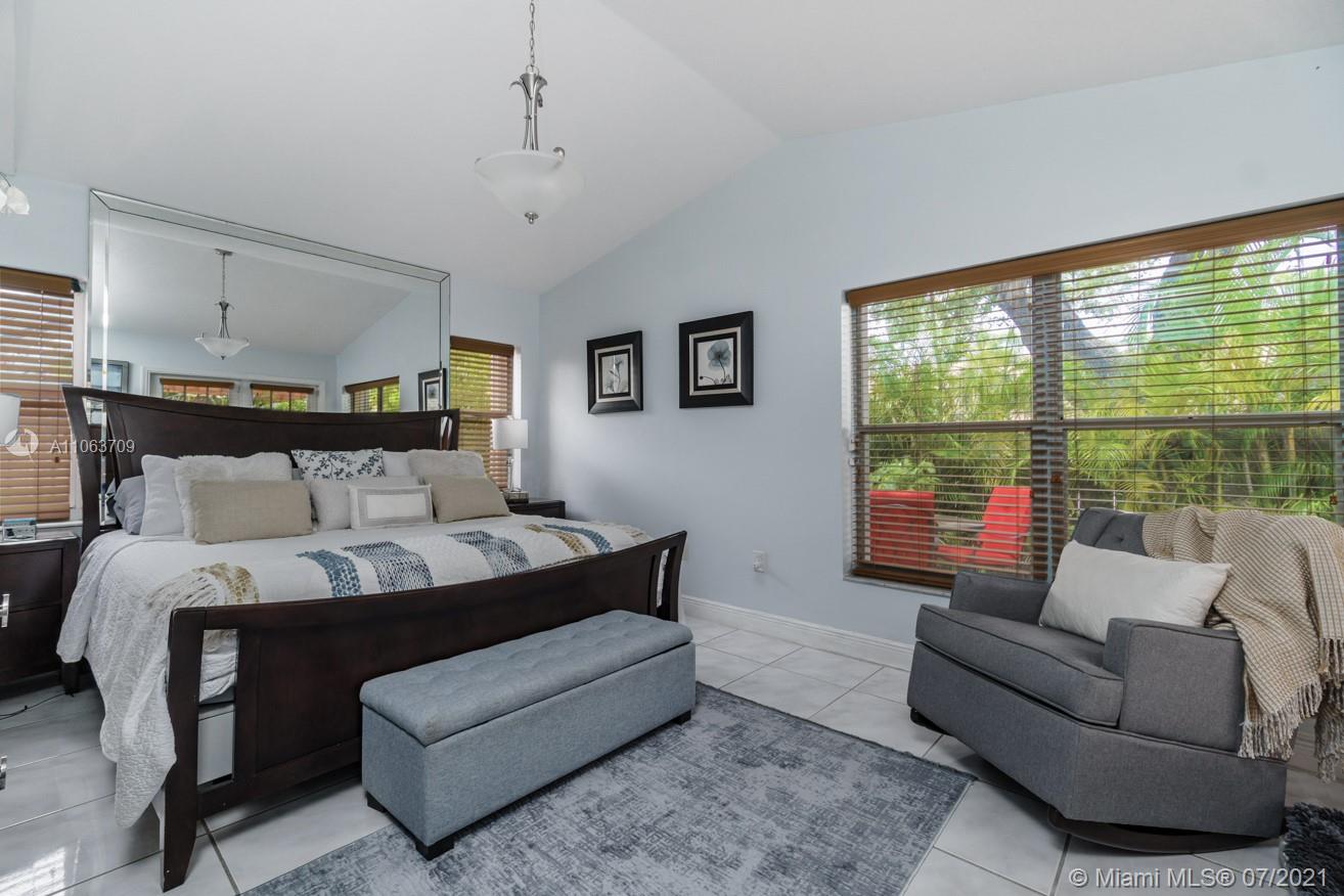 HEFTLER HOMES AT LAGO MAR - Residential