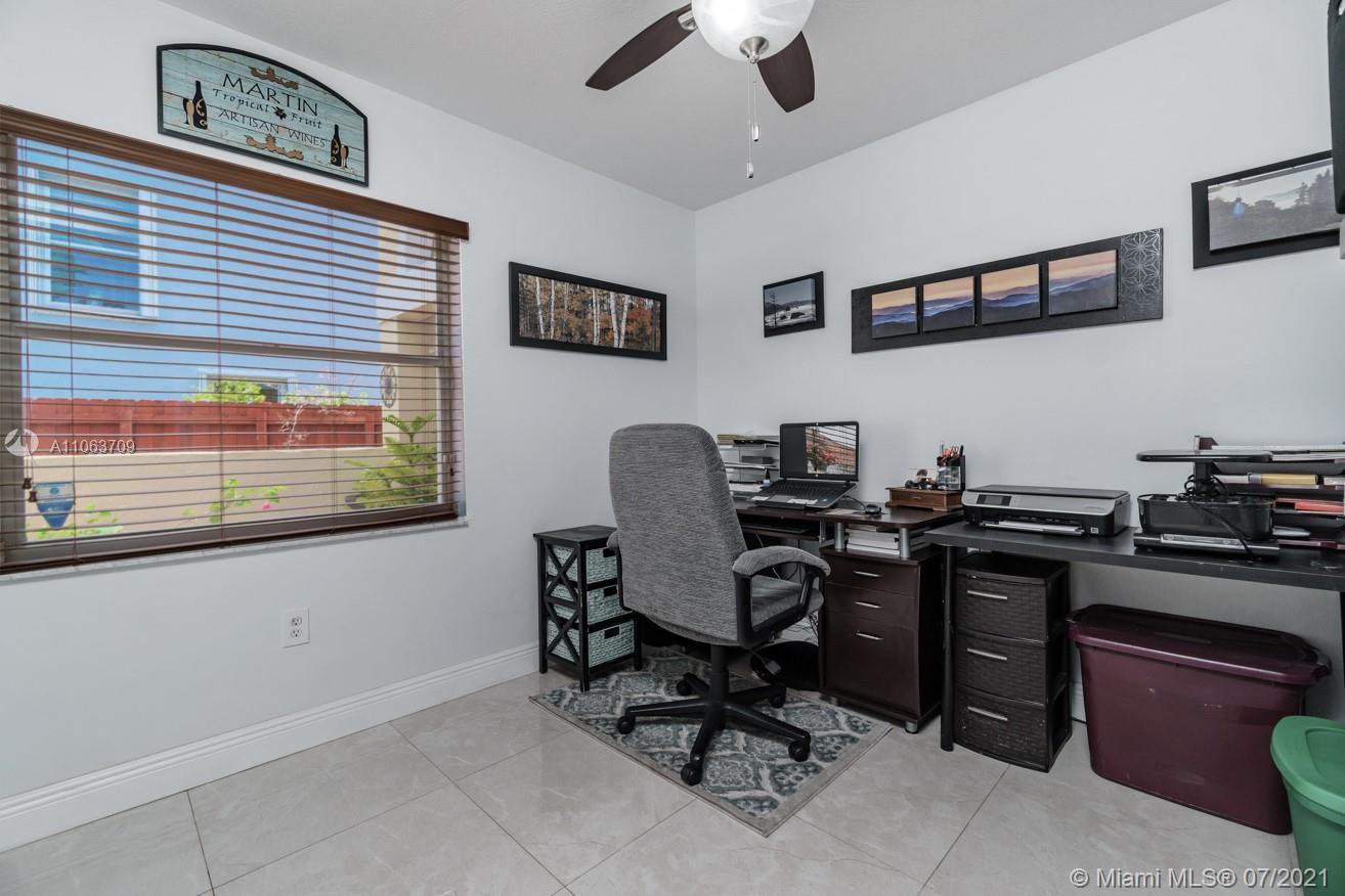 HEFTLER HOMES AT LAGO MAR - Residential