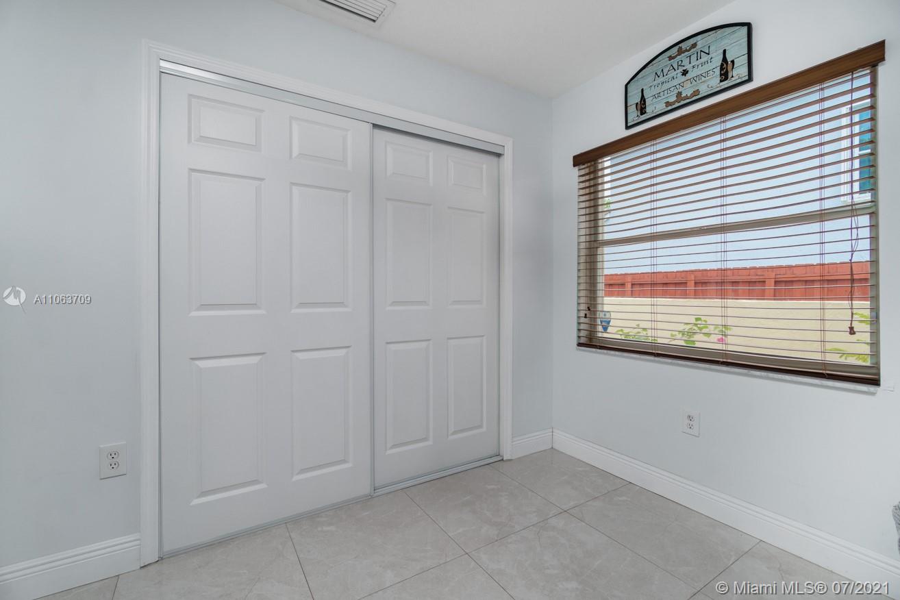 HEFTLER HOMES AT LAGO MAR - Residential