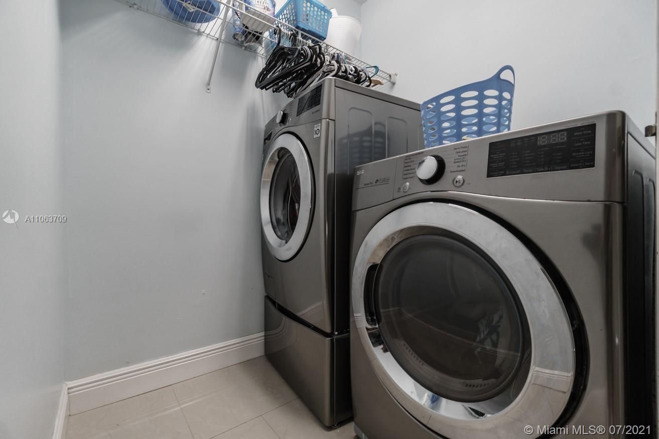 HEFTLER HOMES AT LAGO MAR - Residential