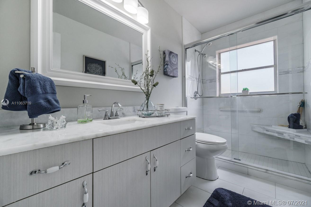 HEFTLER HOMES AT LAGO MAR - Residential