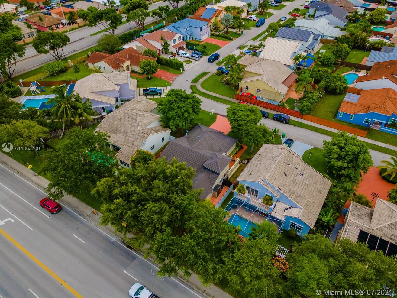 HEFTLER HOMES AT LAGO MAR - Residential