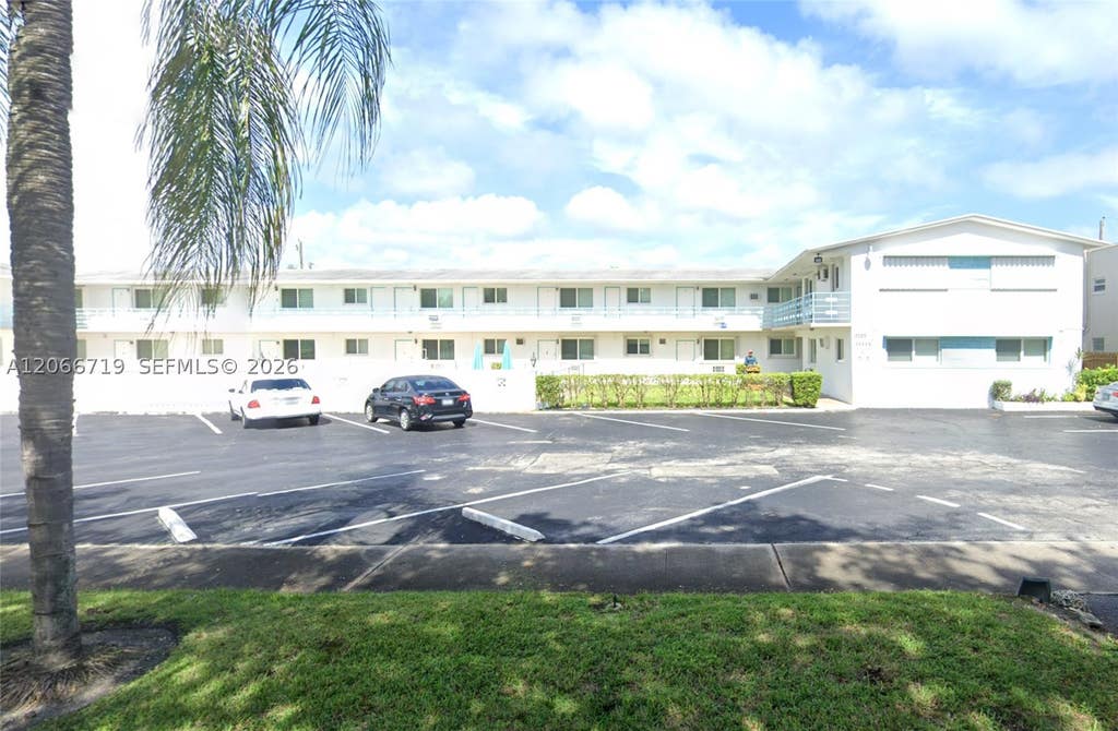 Photo of 3525 Tyler St #9, Hollywood, FL 33021 (MLS # A12066719)