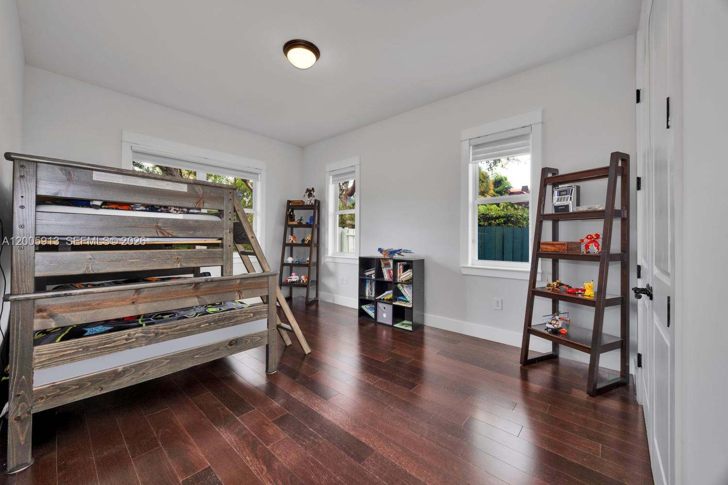 BEVERLY GARDENS - Residential