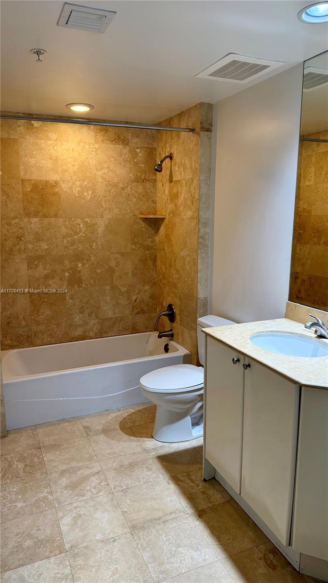 DUO CONDOMINIUM WEST - Residential Lease