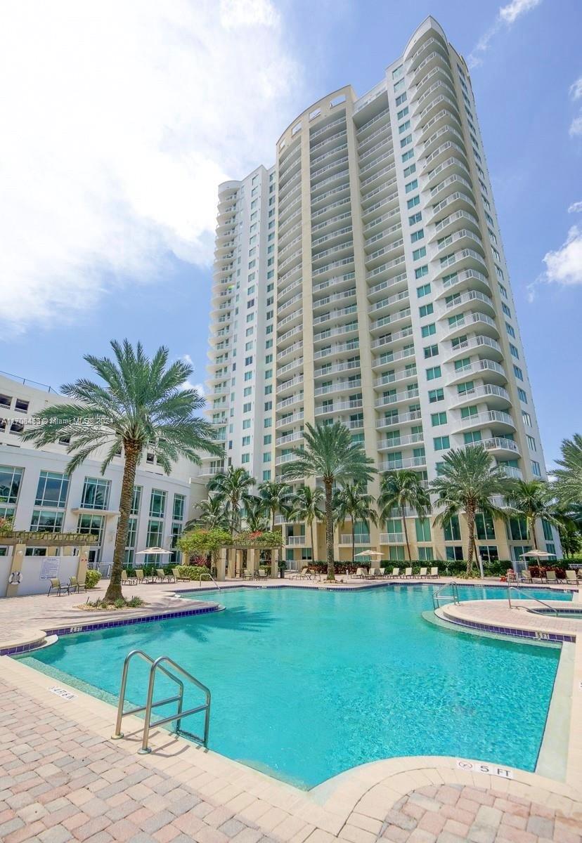 DUO CONDOMINIUM WEST - Residential Lease