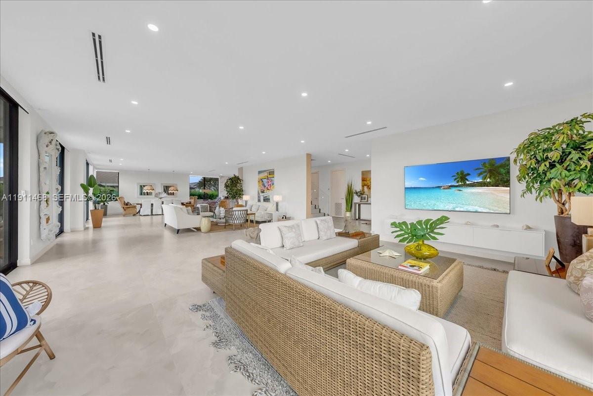 MARCO BEACH UNIT 3 - Residential