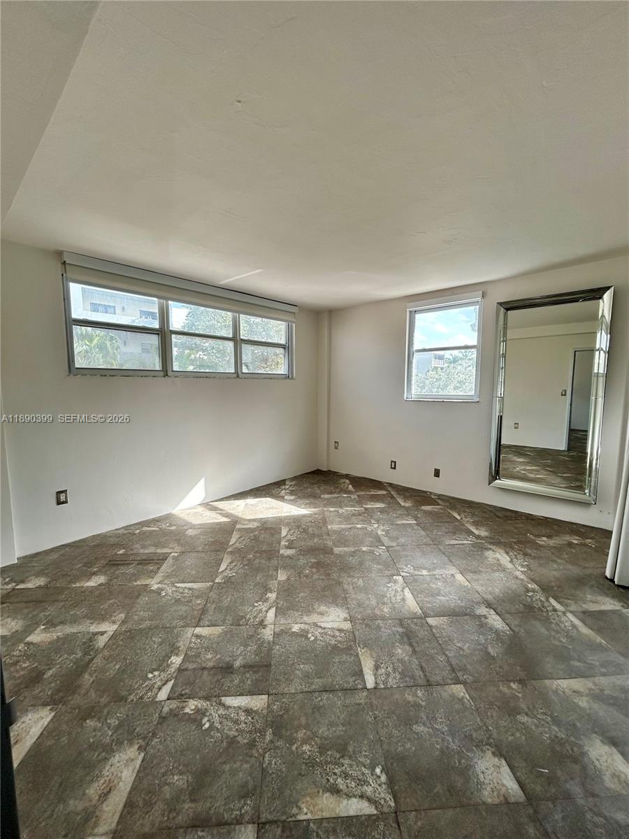 LINCOLN TOWERS CONDO - Residential