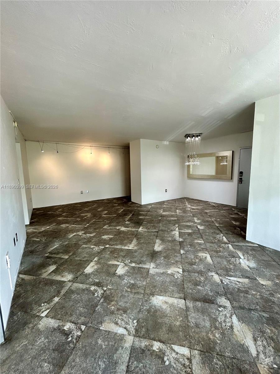 LINCOLN TOWERS CONDO - Residential