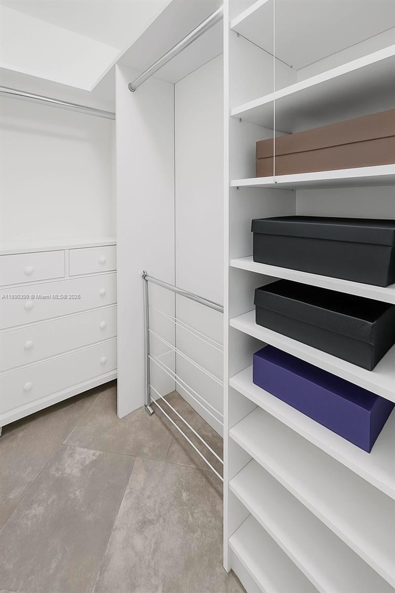 LINCOLN TOWERS CONDO - Residential