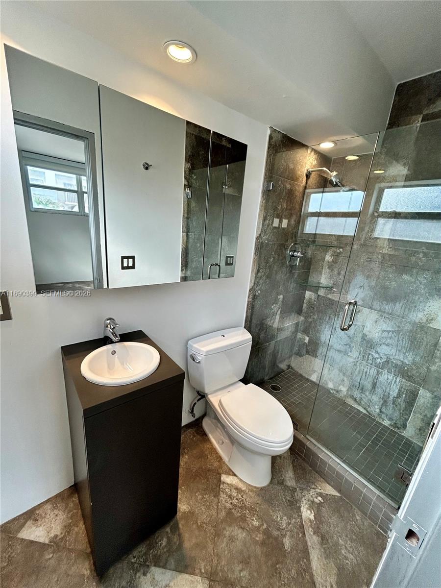 LINCOLN TOWERS CONDO - Residential