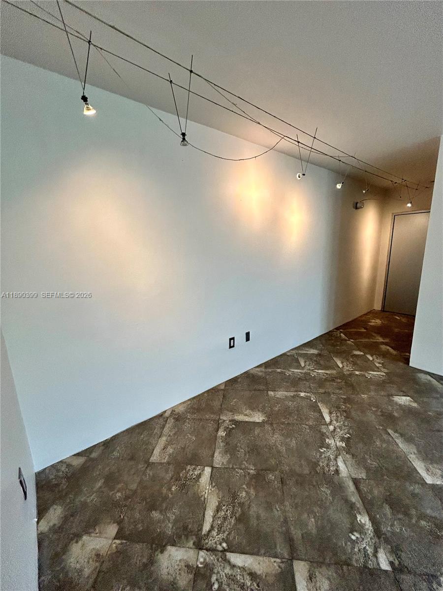 LINCOLN TOWERS CONDO - Residential