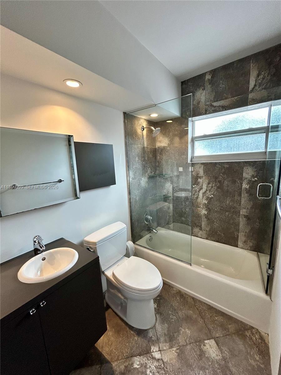 LINCOLN TOWERS CONDO - Residential