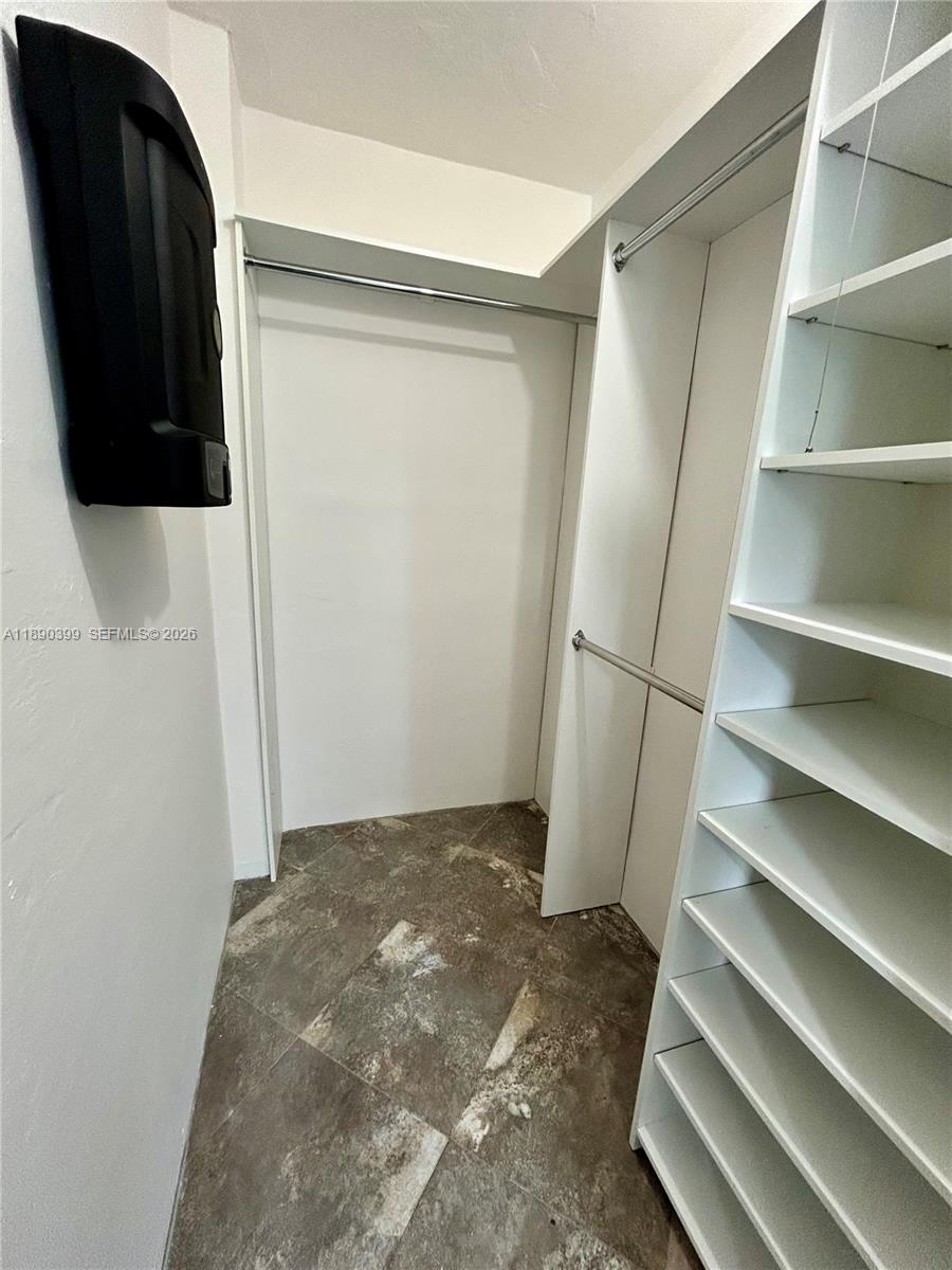 LINCOLN TOWERS CONDO - Residential