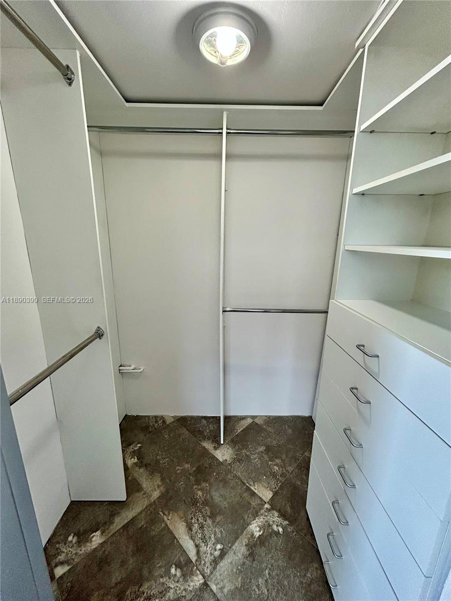 LINCOLN TOWERS CONDO - Residential