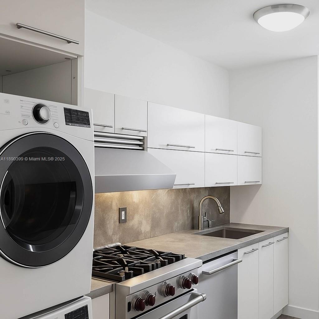 LINCOLN TOWERS CONDO - Residential