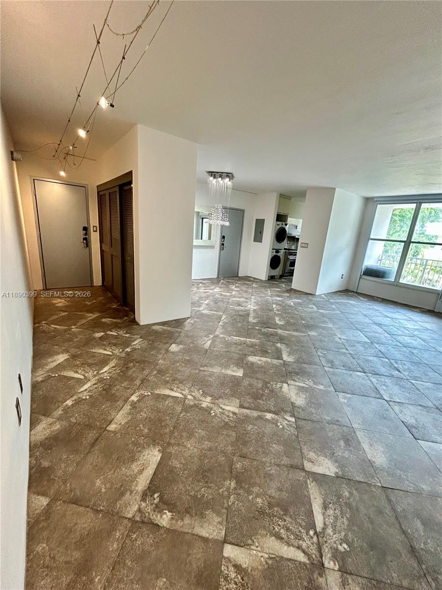 LINCOLN TOWERS CONDO - Residential